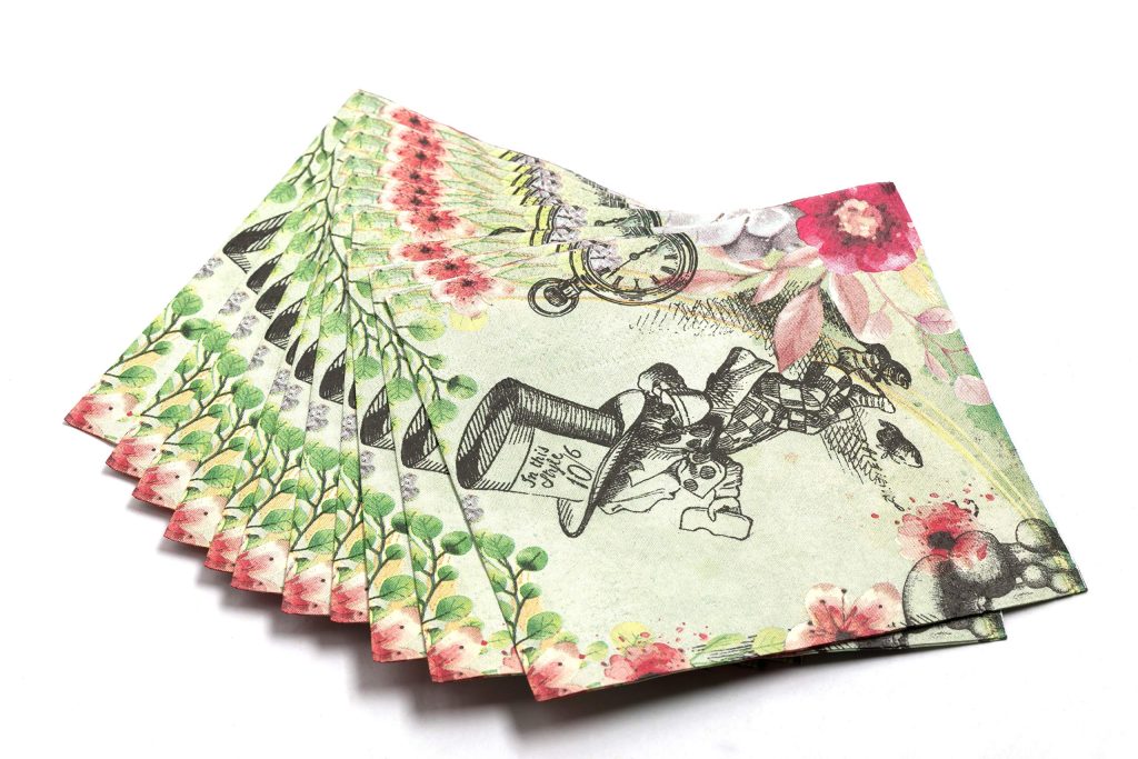serviette alice au pays des merveilles